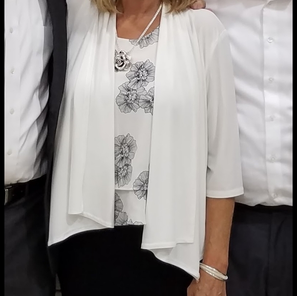 Layered Floral Top by METAPHOR - Picture 11 of 12